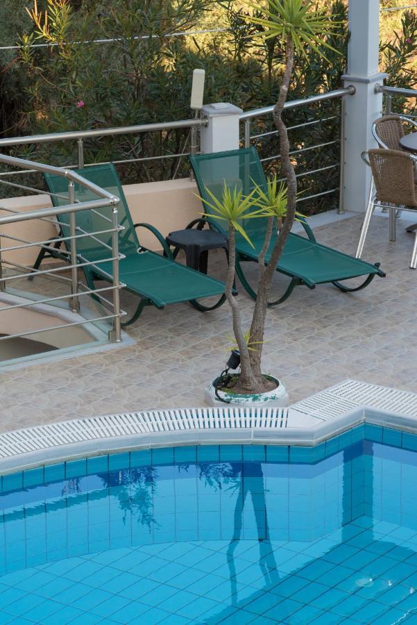 Oasis Hotel Perigiali Exteriör bild
