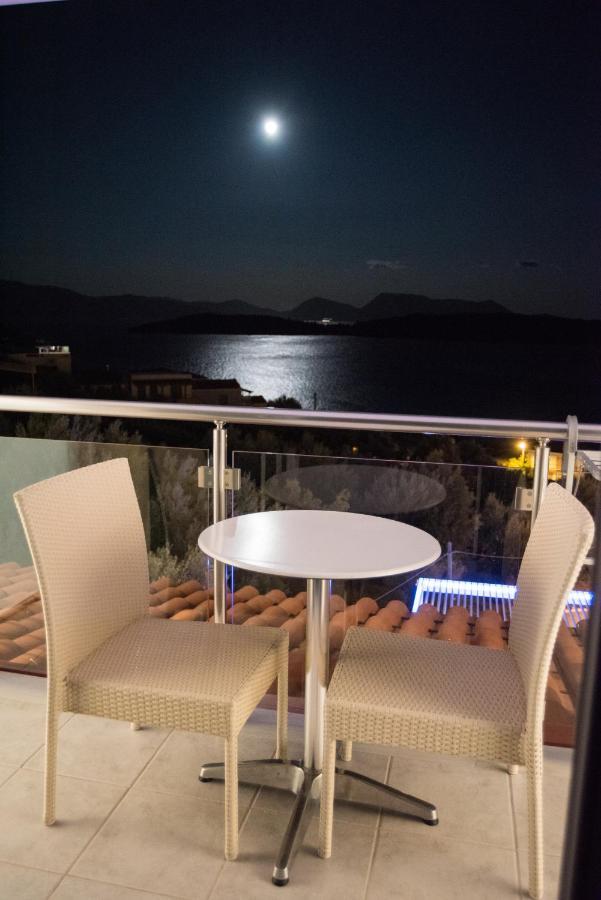 Oasis Hotel Perigiali Exteriör bild